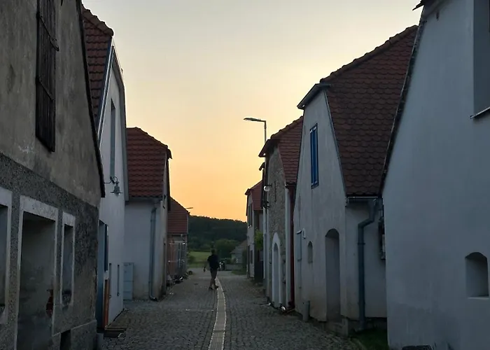 Ubytovani S Vinnym Sklipkem V Srdci Hnanic